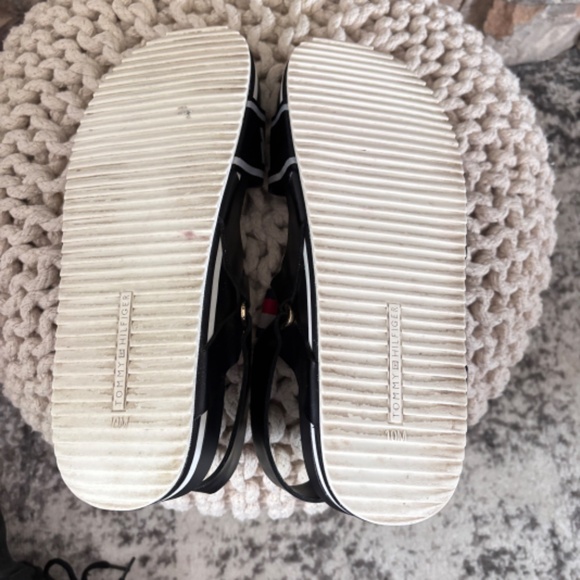 Tommy Hilfiger Women's SZ 10 Beckett Red White Blue Sandals Ankle Strap - Picture 9 of 11